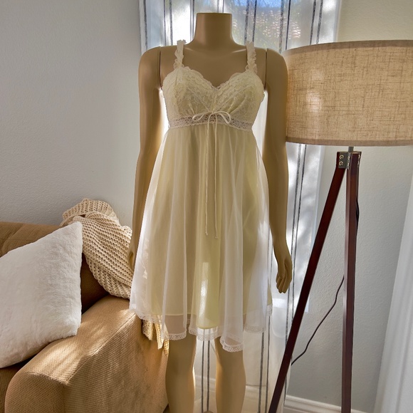 Olga Intimates & Sleepwear Vintage Olga 5s 60s Yellow Lace Chiffon